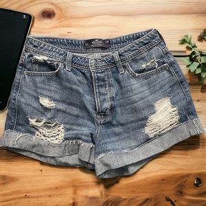 Hollister High-Rise Mom Shorts
